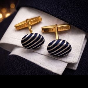 VINTAGE DESIGNER SIGNED CUFFLINKS PAT PEND NAVY STRIPED SILK FABRIC ROUND